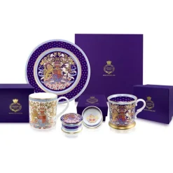 Royal Collection Shop Longest Reigning Monarch Pillbox* Longest Reigning Monarch