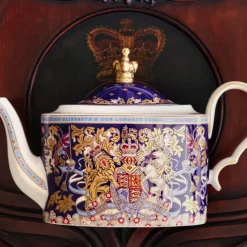 Royal Collection Shop Longest Reigning Monarch 6 Cup Teapot* Teapots